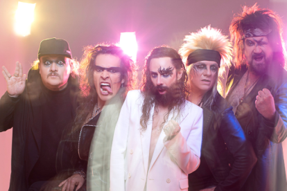 Moderatto.