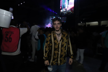 Alejandro kening víctima de robo en el concierto de Tokischa