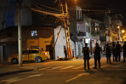 Hallan carro desde el que habrían disparado al funcionario del Municipio de Durán