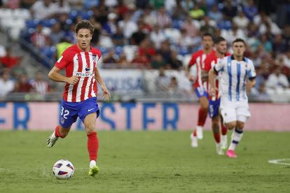 El conjunto "colchonero" desea contratar a un mediocampista de élite.