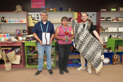 Delegación. Tres de los representantes de Ecuador en Perú.