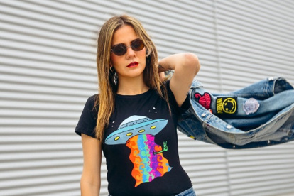 Su pasión por lo galáctico empezó en la adolescencia. Hoy es parte de su emprendimiento.