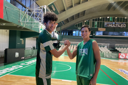 Paulo Salazar y Juan Fernando Toledo militan en Ferrocarril Oeste, equipo de baloncesto en Buenos Aires que apostó por ellos y del cual esperan dar el salto a la NBA