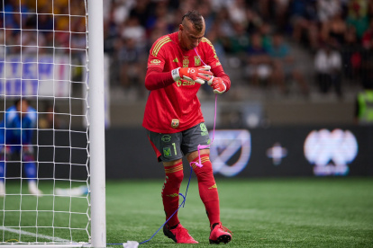 El portero Nahuel Guzmán ‘haciendo magia’ en el arco.