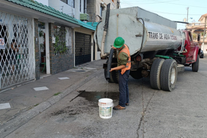Todas las semanas, por distintas razones, los barrios, ciudadelas y cooperativas de la ciudad se quedan sin agua.