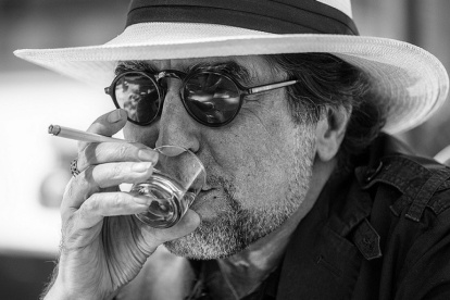 Joaquín Sabina es uno de los trovadores más populares de España, cuyo estilo particular ha llegado con éxito a otras latitudes.