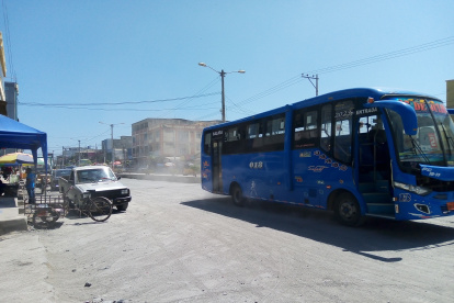 Daño. El polvo es una de las quejas más repetidas en esta arteria, la más comercial del balneario.