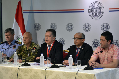 El embajador Fernando Acosta (c), coordinador Ejecutivo del Traspaso de Mando Presidencial, habló sobre el operativo para la investidura de Santiago Peña.