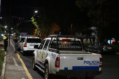 Ambiente en las afueras de la Unidad de Flagrancia.