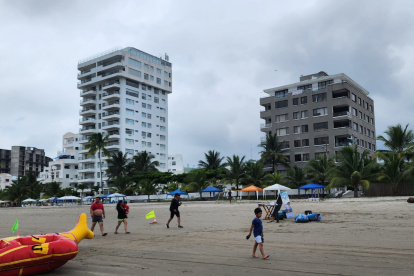 Preparación. En Ayangue los negocios igual se prepararon para recibir turistas.