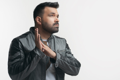 El cantante, quien fue alumno de Don Lawrence, radica actualmente en Nueva Jersey.