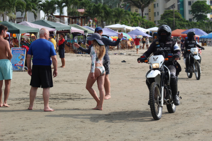 Monitoreo. Los primeros visitantes confirman que hay presencia policial en las playas y las carreteras que conducen a los distintos destinos de Esmeraldas.