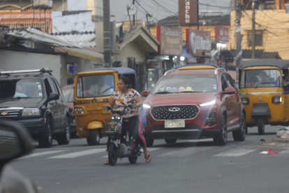 Las tricimotos compiten en las vías con unidades particulares.