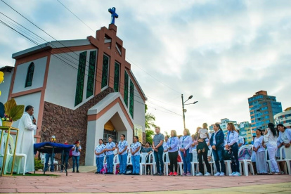 El padre Iván Minda, oficializó el acto de este jueves 10.