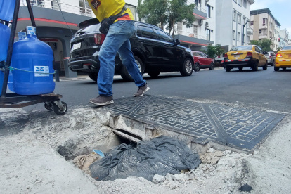 Vecinos de la calle Junín y Baquerizo Moreno solicitan una intervención