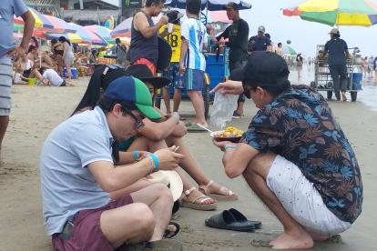 Venta. Los platos típicos fueron los que más se vendieron en las playas.
