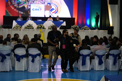 El discurso de la presidencia fue interrumpido al menos dos ocasiones por uno de los delegados de agrupaciones políticas.