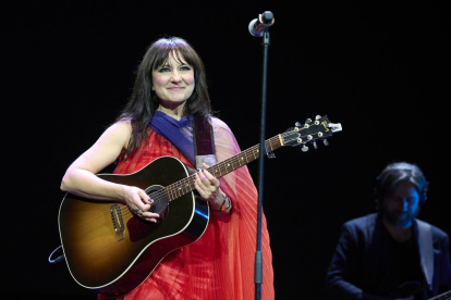 Eva Amaral cuestiona que a las mujeres se les arrebate la dignidad de la desnudez.