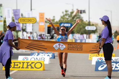 LA MARCHISTA ECUATORIANA GLENDA MOREJÓN, SE CORONÓ CAMPEONA MUNDIAL DE MARCHA EN LOS 35 KILÓMETROS |