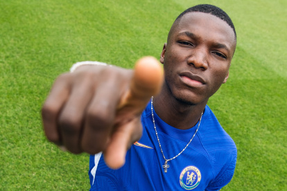 Moisés Caicedo fue presentado oficialmente en el Chelsea de Inglaterra.