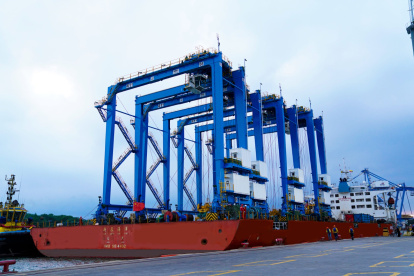 La llegada de las grúas busca abaratar costos de combustible y ser amigable con el medio ambiente.