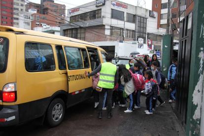 Educación. El ingreso a clases influye en el aumento del tráfico vehicular.