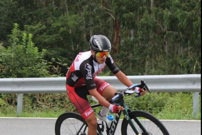 El ciclista durante las intensas jornadas en suelo español.