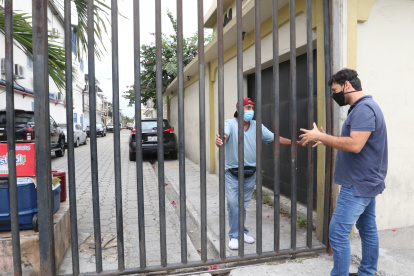 En varias manzanas de la ciudadela Coviem se han colocado rejas para impedir el paso de personas extrañas.