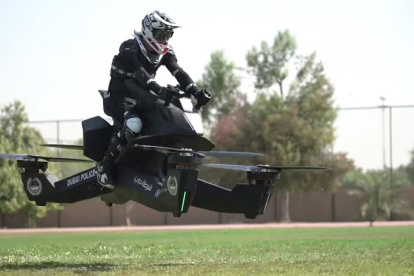 Dubai. En una de las ciudades más tecnológicas del mundo, la policía usa motos voladoras para patrullar