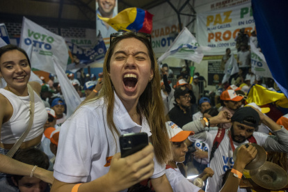 Campaña: Simpatizantes del candidato presidencial Otto Sonnenholzner en un mitin.