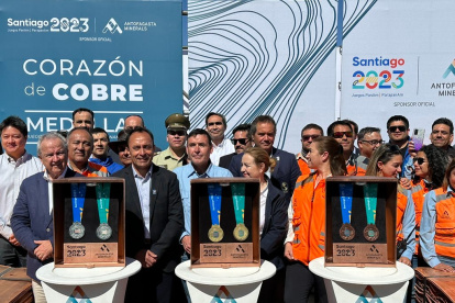 Organizadores y empresarios en el lanzamiento en Antofagasta.
