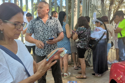 Migrantes se quejan por desinformación y porque la página está caída.