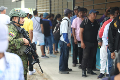Los recintos electorales cuentan con seguridad.