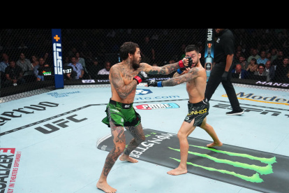 El chonero volvió a mostrar su nivel ante Munhoz liderando entero los tres rounds.