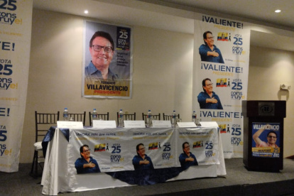 En los exteriores del local existe resguardo policial.