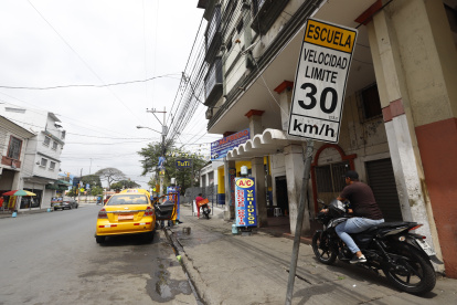 Hecho. La foto evidencia las contravenciones cometidas.