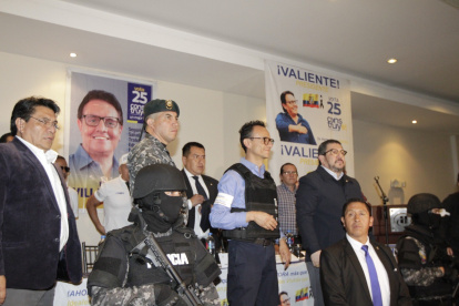 Resultados. El domingo el candidato Christian Zurita de Construye recibió los resultados en un hotel de Quito.