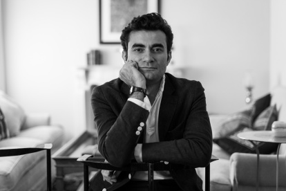 Originario de Bilbao, el amor por la música lo lleva en la sagre. Su padre, Pedro Pirfano, fue director titular del Orfeón Pamplonés y de la Orquesta de Valencia.