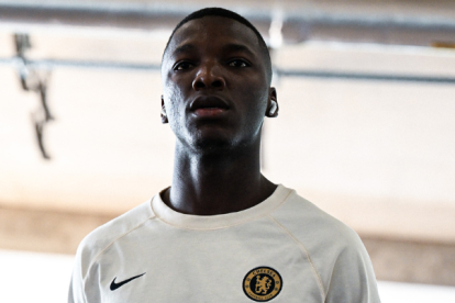 El volante ecuatoriano se alista para el segundo encuentro con los Blues, en la Premier League, que se dará el 25 de agosto frente al Luton.