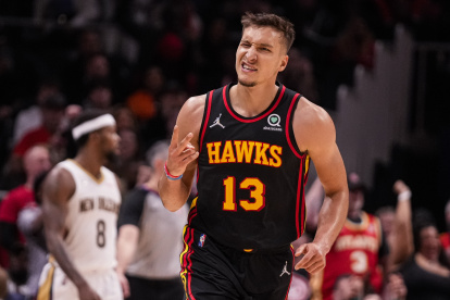 El serbio Bogdan Bogdanovic, de 31 años, juega en los Hawks de Atlanta.