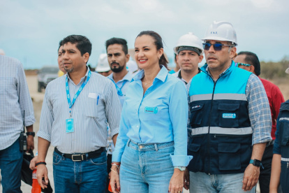 La también prefecta del Guayas, Marcela Aguiñaga, presentó la denuncia ante Fiscalía.