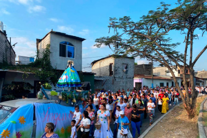 Procesión. En foto de archivo, la imagen recorre un sector del suburbio.