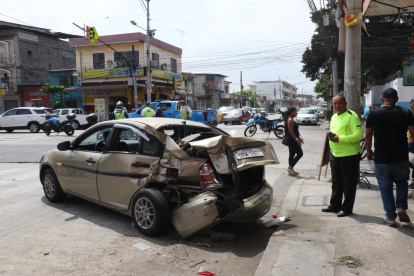 Suceso. Los carros quedaron afectados por el accidente