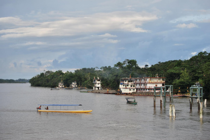 Vista del puerto fluvial de ingreso al Bloque 43-ITT, el 20 de junio de 2023 en el Parque Nacional Yasuní (Ecuador).