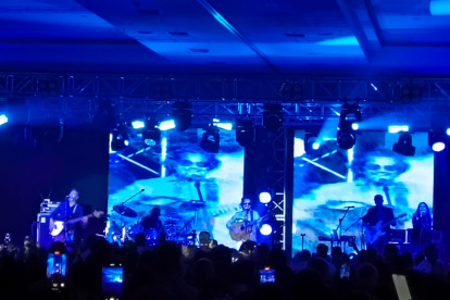 La agrupación logró conmover a los guayaquileños que se dieron cita en el Centro de Convenciones.