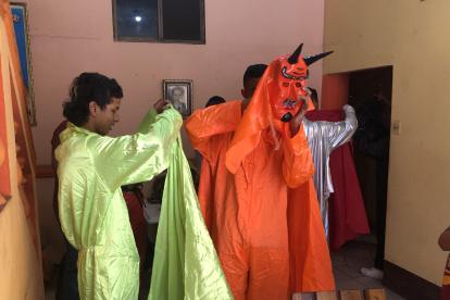 El diablo de color rojo es el personaje principal de esta tradicional festividad.