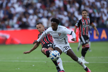 Jhojan Julio fue uno de los puntos más altos de Liga de Quito en el duelo ante Sao Paulo.