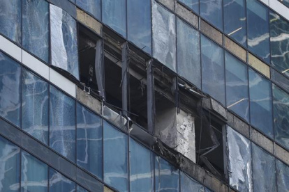 Un dron impactó en un edificio de Moscú.