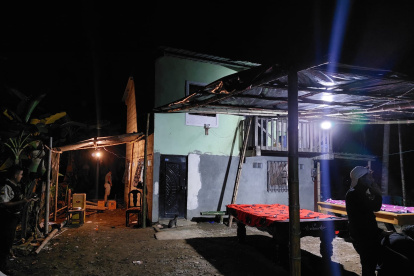 En el inmueble se encerró el sujeto y por una ventana lo acribillaron.