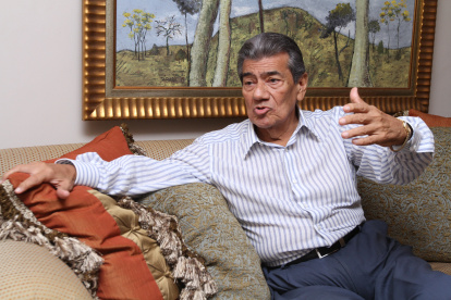 Carlos Falquez Batallas, exalcalde de Machala, fallece a los 81 años.